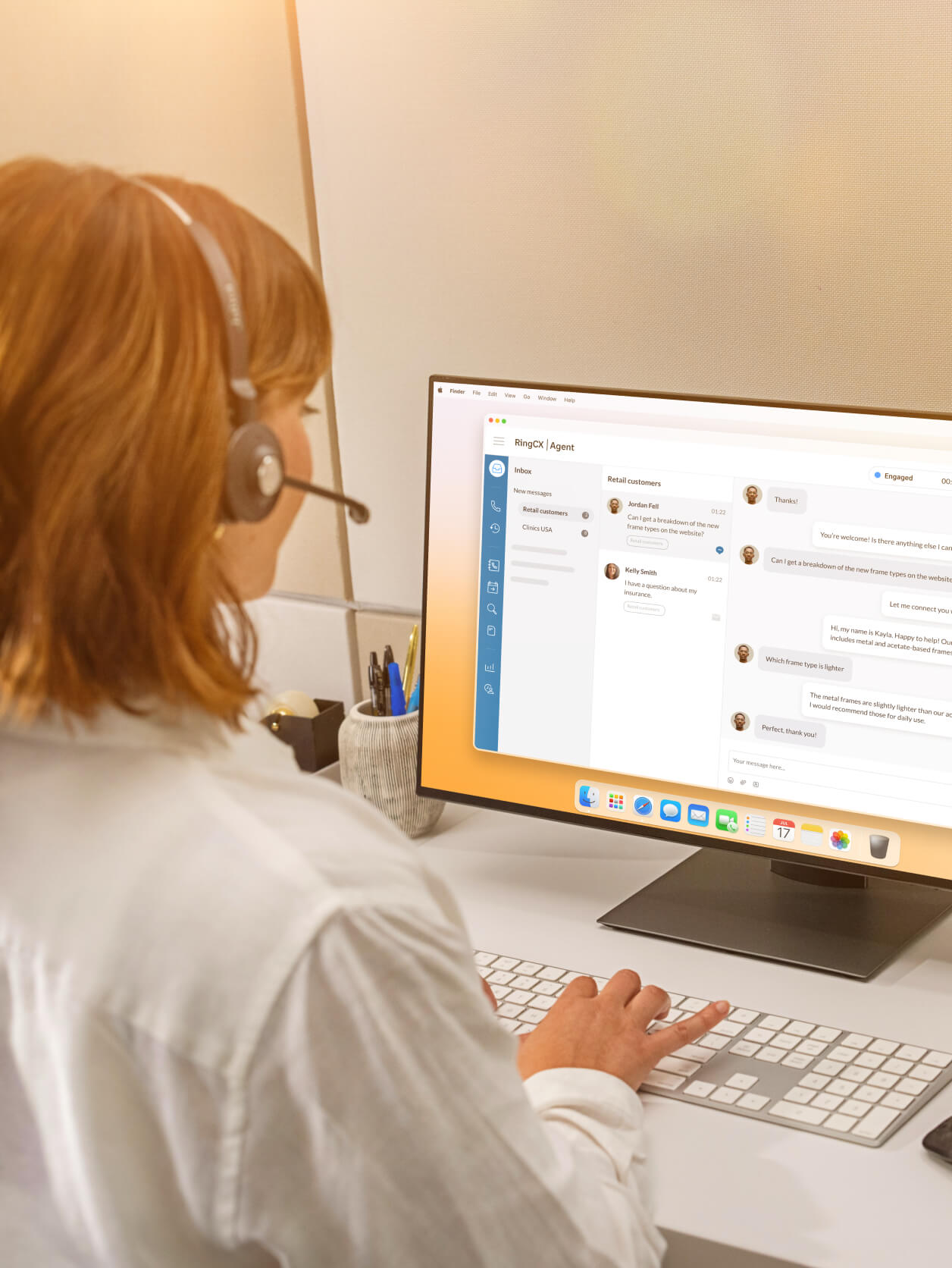 A female contact center agent chatting with a customer